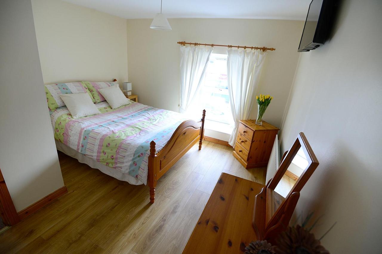 Village Cottage บุชมิลส์ ภายนอก รูปภาพ
